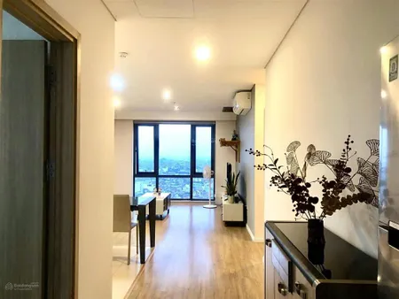 Chính chủ cần bán căn mipec. dt 80m2 full nội thất. giá 6,55 tỷ bao phí. 0975 960 ***.