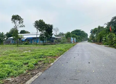Bán lô đất gần trường học mặt tiền đường nhựa có sẵn thổ cư
