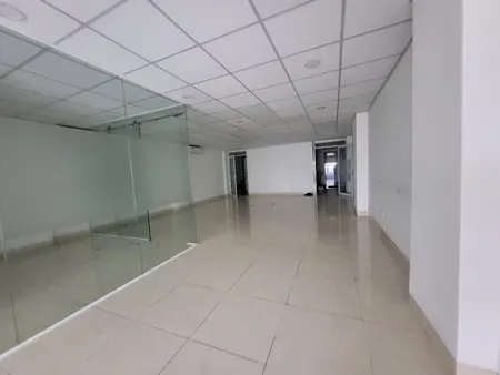 BDS HVL cg:  Cho thuê toa nha 1 hầm 8 lâu,TK sàn trống suốt 1100m2. 121 Nguyễn Văn Trôi,PN.