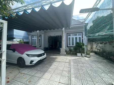 Bán gấp nhà Cam Tân 443m², 4PN, gần chợ, UBND xã, vào ở ngay, giá chỉ 2.7 tỷ!