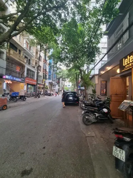 Bán nha phân lô đường Hoàng Quốc Việt 2 ô tô tránh  DT: 60m2 x 5tầng, MT: 4,5m