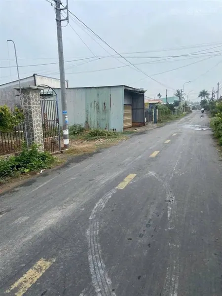 Chính chủ bán lô đất 180 m2 full thổ mặt tiền đường bờ mồi phước tuy, cần đước
