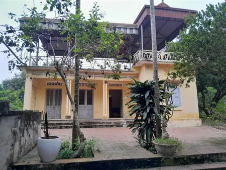 Bán gấp ạ! bán đất giá tốt nhất khu vực! ô tô vào tải vào tận cửa. đất 3 mặt tiền!