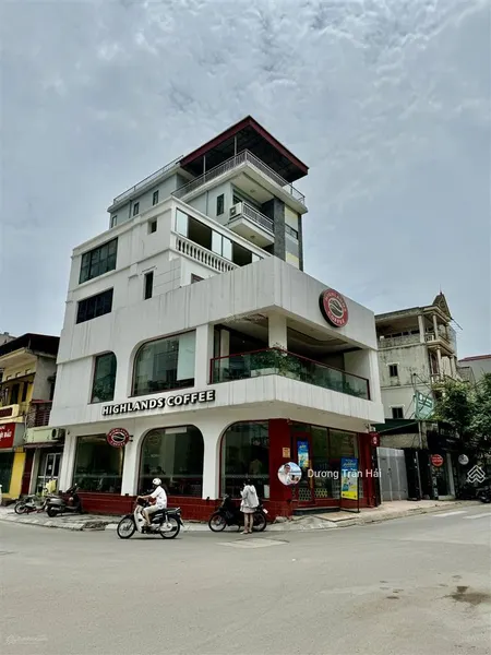 Bán đất mặt phố trung tâm tây hồ dt 250m mt 18m lô góc chia lô xây toà nhà đẹp