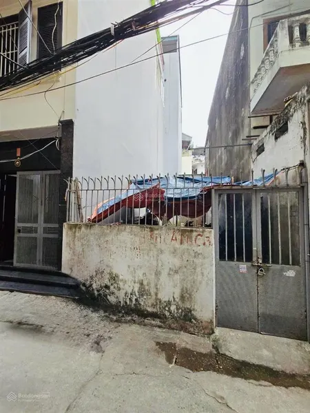 Mảnh đất trung tâm quận hoàng mai ngõ to rộng gần phố ô tô con đỗ cửa 50m2 mt 4m giá đẹp!