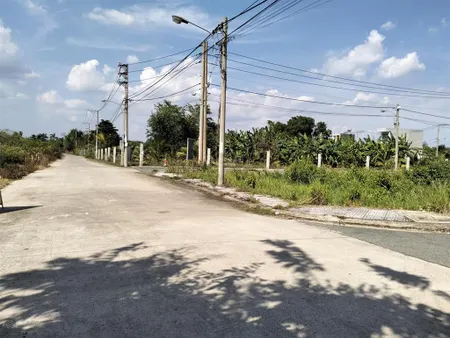 Kẹt tiền bán lỗ lô góc 2 mt đường 8, long phước. khu dân cư văn minh gần sông mát mẻ 0934 652 ***