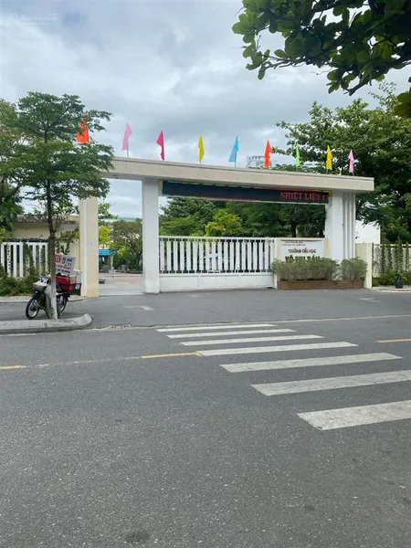 Bán gấp lô đất mt bùi xuân phái, thuận phước, đường 7m5 lề 3m cách sông hàn 250m ngay toà sam towe