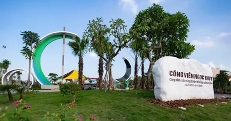 HÀNG XÓM KĐT KHAI SƠN NHÀ DÂN XÂY NGÕ THÔNG Ô TÔ ĐỖ CỬA