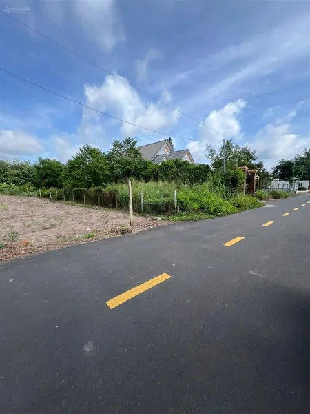 424m2 nằm ngay trường học xung quanh dân cư đông kín