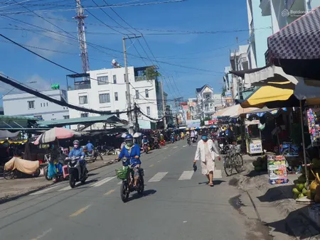 Chủ bán gấp lô đất ở tại đô thị kế bên nh sacombank, vay nh được 70%, gần chợ trường học
