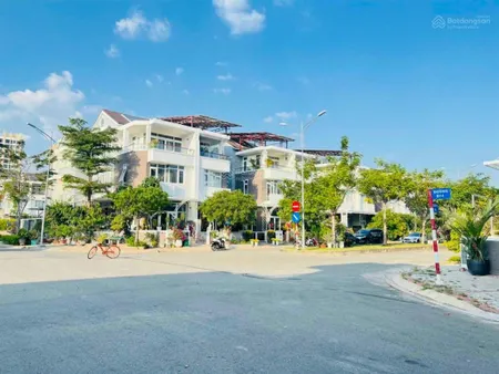 Chính chủ bán biệt thự góc đường lớn 20m, view sông jamona q. 7, dt 15 x 18m 10 x 18m giá 23 tỷ