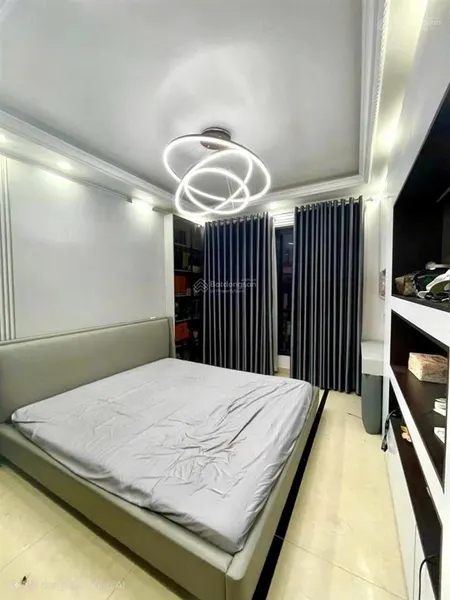Bán khách sạn mặt đường máy tơ quận ngô quyền giá 100 tỷ