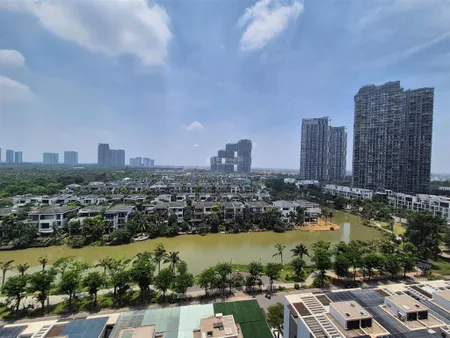 Cần bán căn 2 phòng ngủ sky oasis 68m2 hướng đông nam tầng 11, giá 4.080 tỷ bao phí