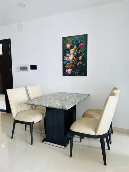 Chính chủ phú đông sky garden full nt sẵn hđ thuê 11 triệu sổ sẵn ko vay