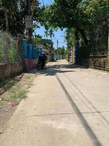 Bê tông 3m gần sông ngang 5m đường thông thoáng