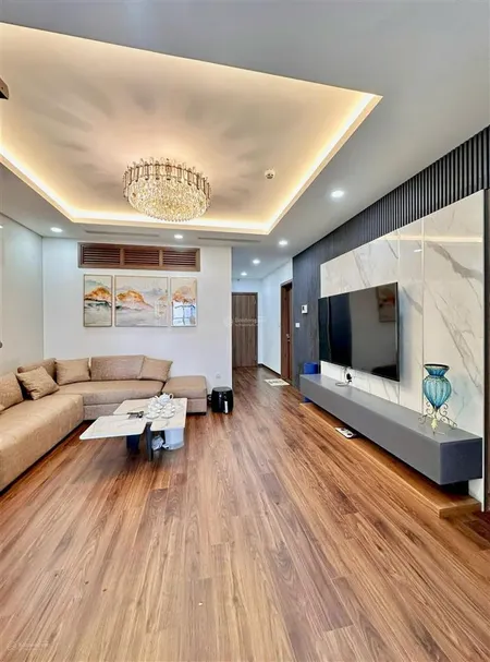 Chính chủ bán căn 3 ngủ 2wc golden park phạm văn bạch, dt 96m, giá 9.3 tỷ, sẵn sổ, full nội thất
