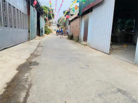 Bác tôi bán lô đất sát đường liên xã gần đại lộ thăng long ở đồng trúc để lo việc cho con 2,56ty