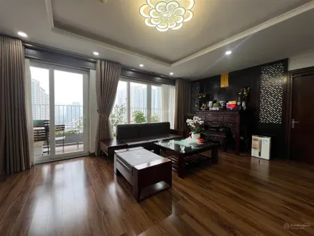 Golden palace. chủ nhà gửi bán căn góc 3pn, 2vc. dt 116m2. full đồ, có slot ôtô, gía 8 tỷ tầng 18