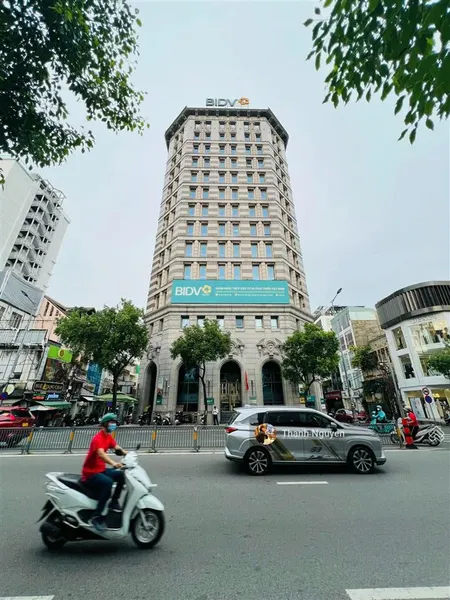 Toà nhà 4mt nam kỳ khởi nghĩa, quận 3 22x20m 2 hầm 14 tầng hđt 1.5 tỷ/tháng giá 700 tỷ