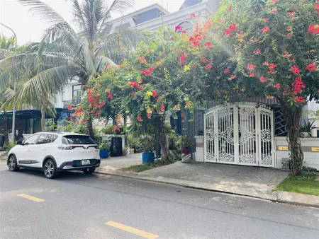 Bán gấp căn nhà ngay trung tâm hành chính , sát ql1a , di chuyển 2 phút ra tới aeon mall