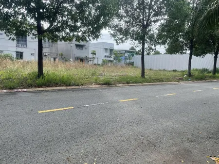 Kẹt tiền giá nào cũng bán, dt150m2 (5x30m) cực đẹp, ngay trung tâm bàu bàng kế chợ, giá chỉ 1.599tỷ