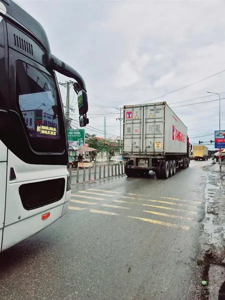 Cần bán gấp căn nhà ngay trung tâm thị trấn đức hòa