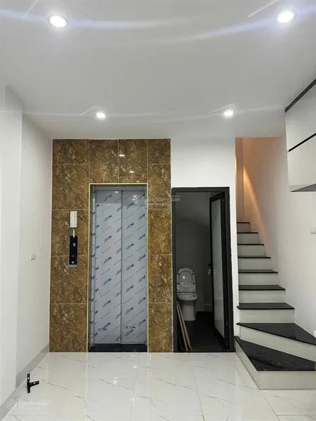 Bán nhà miêu nha, ô tô, thang máy, nội thất vip, 40mx5t, mt5m, 6.7 tỷ