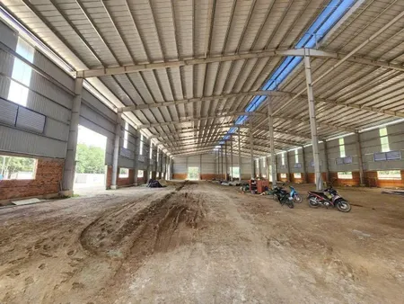 CHO THUÊ NHÀ XƯỞNG TẠI TÂN UYÊN HỒ CHÍ MINH - Tổng diện tích khuôn viên: 19.000m2 - Diện tích nhà xưởng 10.500m2