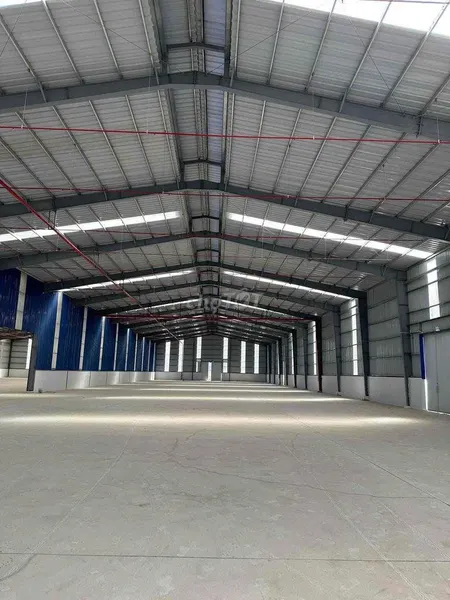 BÁN NHÀ XƯỞNG ĐANG 𝐶𝐻𝑂 𝑇𝐻𝑈𝐸̂ 𝑋𝑈̛𝑂̛̉𝑁𝐺 𝑇𝐴̂𝑁 𝑈𝑌𝐸̂𝑁 𝐵𝐼̀𝑁𝐻 𝐷𝑈̛𝑂̛𝑁𝐺 𝑇𝑜̂̉𝑛𝑔 𝑑𝑖𝑒̣̂𝑛 𝑡𝑖́𝑐ℎ đ𝑎̂́𝑡 : 5800𝑚2 𝑇𝑜̂̉𝑛𝑔 𝑑𝑖𝑒̣̂𝑛 𝑡𝑖́𝑐ℎ 𝑥𝑢̛𝑜̛̉𝑛𝑔 : 3200𝑚2