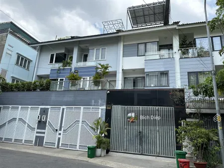 Căn nhà đẹpởvp 5x20nguồn thuê 35tr/1thángngaytăng nhơn phúkhu an ninhđối diện tr cđ c.thương
