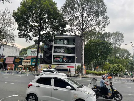 Mặt tiền lý tự trọng dt 6x17 gần ngã sáu phù đổng giá 45 tỷ