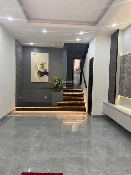 Bán nhà tây tựu 35m2, 5 tầng, ô tô tải đỗ cửa, ở ngay, gần đại học công nghiệp, giá tốt vẫn có tl