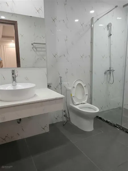 Chính chủ bán căn nhà mặt phố phú diễn, gần trường tài nguyên môi trường. 0989 182 ***