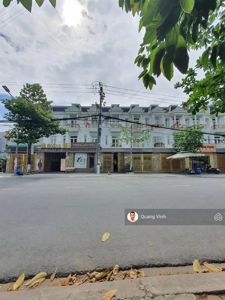 Nhà mặt tiền kinh doanh khu hoàng hùng gần big c go 1 trệt 2 lầu 4pn, sổ riêng hoàn công, 297 dĩ an