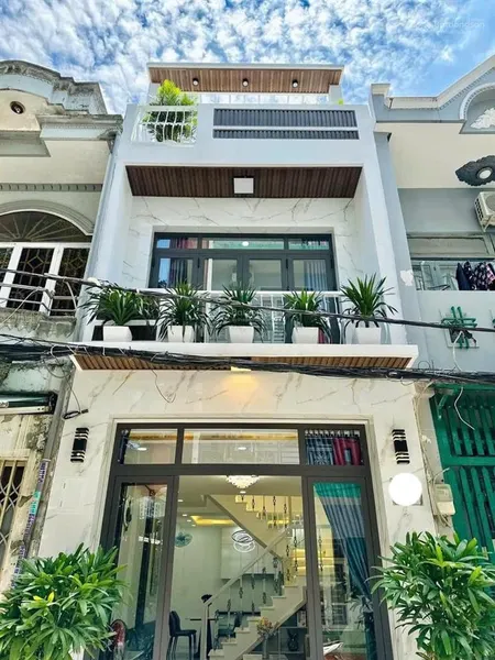 Cô bình cần bán gấp nhà ngay mtđ lò siêu, quận 11. giá 4,45tỷ/ dt 63,5m2 2pn 3wc, sổ hồng riêng.
