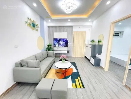 Chính chủ cần bán căn hộ 61.51m2 2 ngủ 2wc đầy đủ nội thất giá chỉ 2tỷ4xx khu 5 toà mặt đường