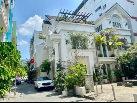 Biệt thự 3 tầng lộng lẫy ngay Celedon City, 172m2, đẳng cấp đỉnh cao