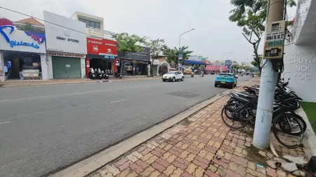 SIÊU HÓT! NHÀ MẶT TIỀN CMT8 – GẦN NGÃ SÁU & CHÙA BÀ – KINH DOANH SẦM UẤT