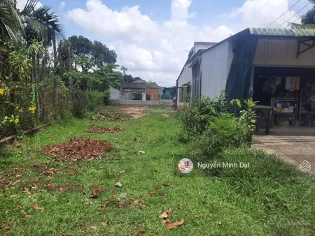 Cần bán lô mặt tiền thầy cai ( xã phú hưng ), 100m2 giá 700tr bao sang tên / sdt 0374 673 ***