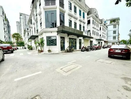 Nhà đẹp hiếm có tại xuân la, 100m2, 5 tầng, gara 7 chỗ, kinh doanh văn phòng, ở cực sướng