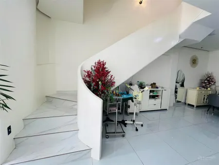 Bán shophouse tại sun casa square mặt tiền đường d4, giá siêu hời 4,5 tỷ, 100m2, 3pn, 4wc