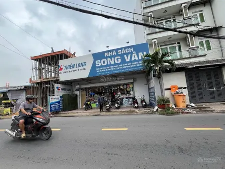 Nhà mặt tiền dt lớn đường vườn lài , phường apđ , quận 12