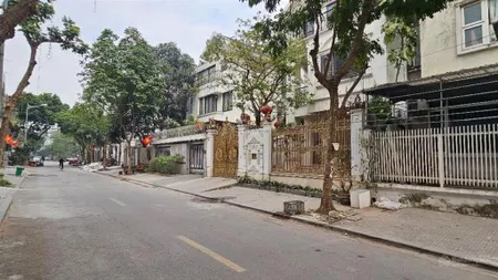 Chủ cần bán liền kề văn phú hà đông, dt 90m2, 4 tầng, mt 5m, gara ô tô, kd, giá nhỉnh 21 tỷ