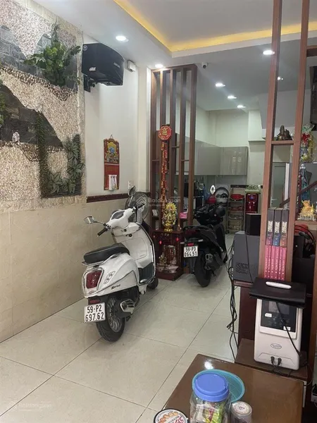 Nhà bán mt phù đổng thiên vương đối diện bv đh y dược q.5 dt 3,9 x18m 1 lầu giá 15,3 tỷ tl