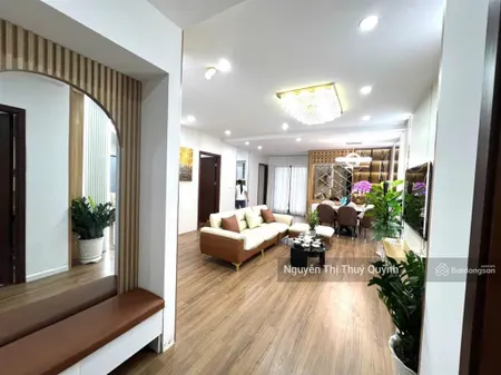Nhà tôi cần bán gấp ch 120m2 3n, hpc 105 tố hữu, full nội thất, sẵn sổ, view siêu đẹp,thiện chí bán