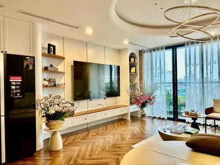 Em bán căn hộ cao cấp 110 cầu giấy. full nội thất, ở ngay