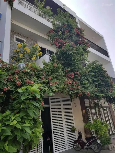 Chủ cần bán căn nhà khu đô thị vĩnh điềm trung tp nha trang.. zá 10 tỷ..đường rộng 13m