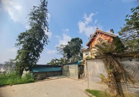 Nhà mặt phố tại huỳnh thúc kháng, 100 tỷ, 1868m2, hàng hiếm tại uy tín