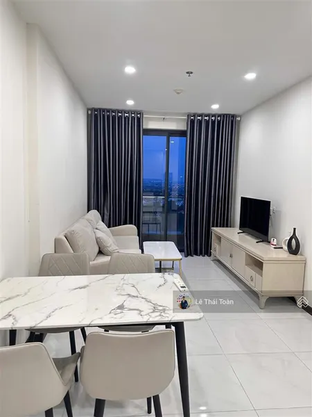 Bán căn 2pn 2wc 78.8m2 full nội thất tầng đẹp view đẹp sổ sẵn. ngân hàng hỗ trợ 70%. lãi suất 5.5%