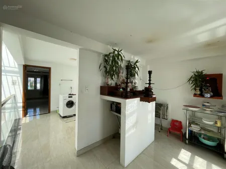 Cần bán gấp nhà đường phạm phạm hùng 100m2 ngang 5,6m dài 18m hầm 3 lầu giá 9 tỷ